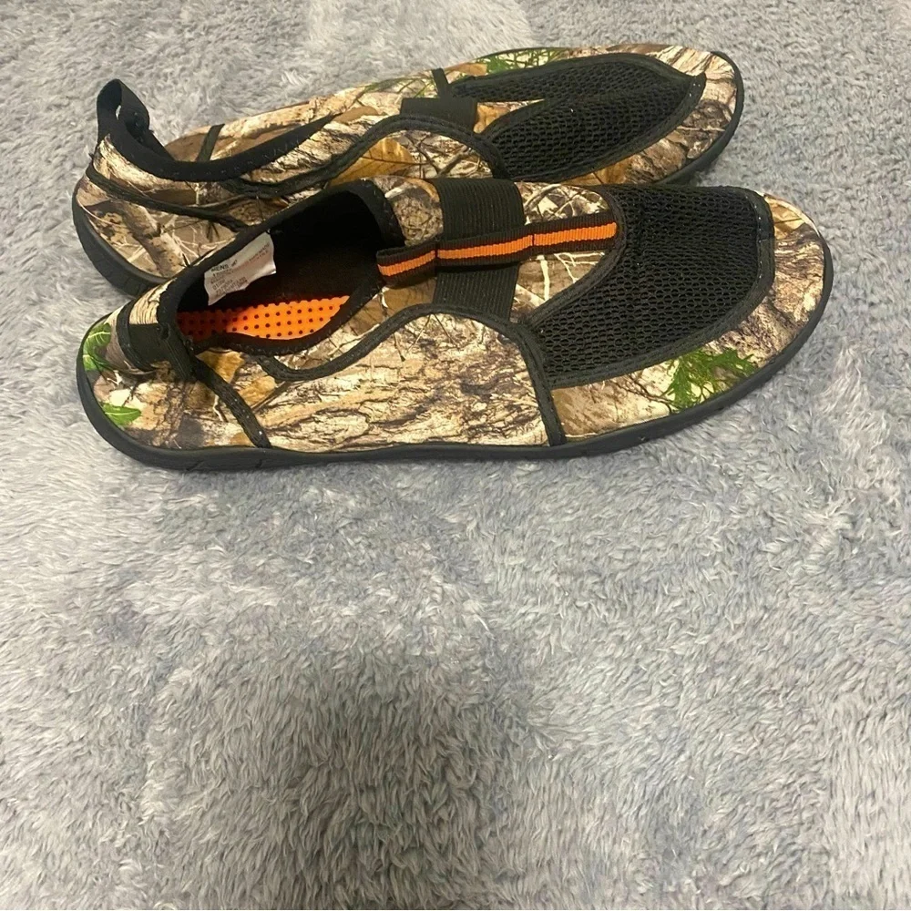 RealTree Men’s Size 9D Camo Water Shoes Slip On Mesh Sneaker Aqua Socks